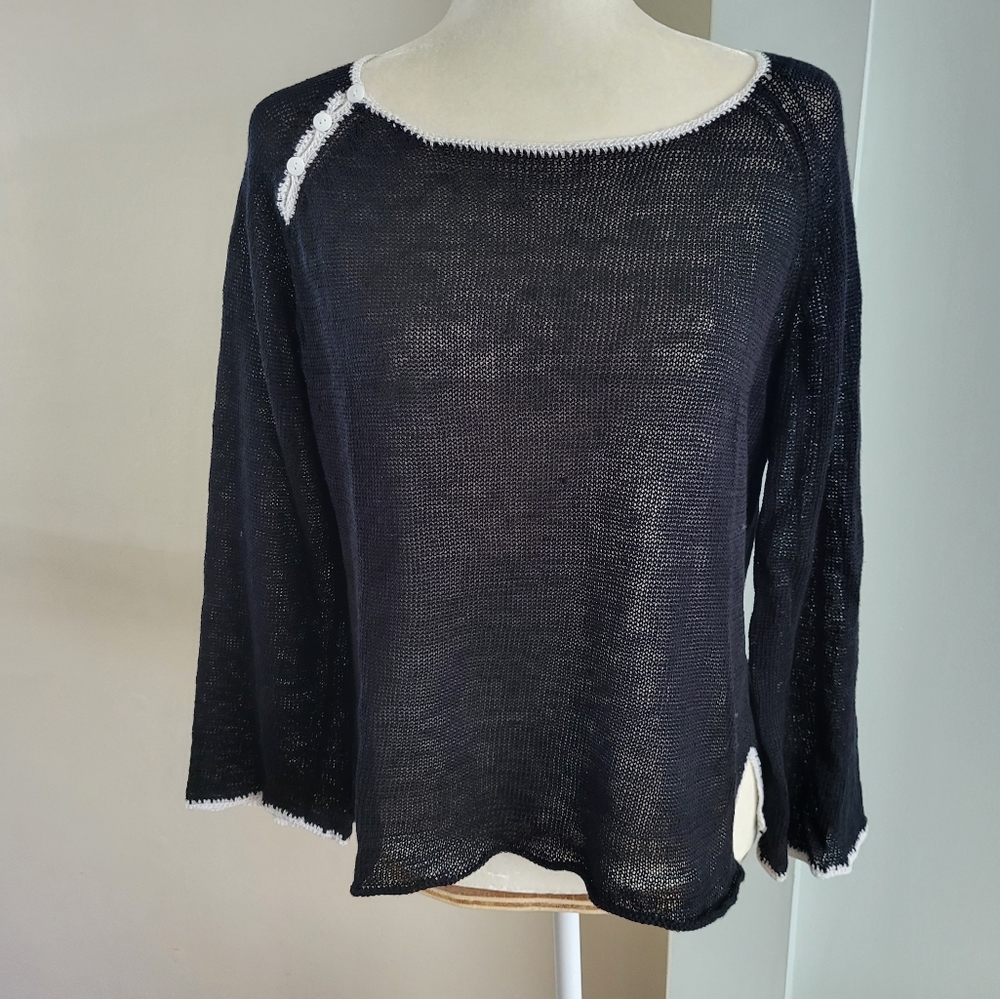 United Knitwear Light Knit Linen‎ Black Bell Sleeve Top Sweater Medium